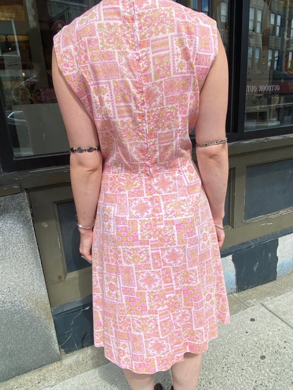 Vintage 1960s Soft Cotton Floral Pink & Lime Grn Dress - Size 38 Bust/28 Waist - Picture 4 of 4